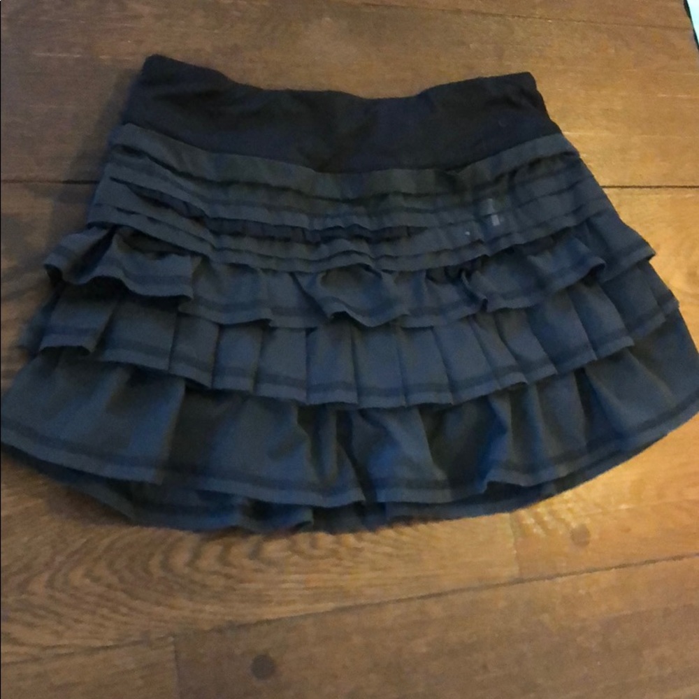 Lululemon ruffled black skort